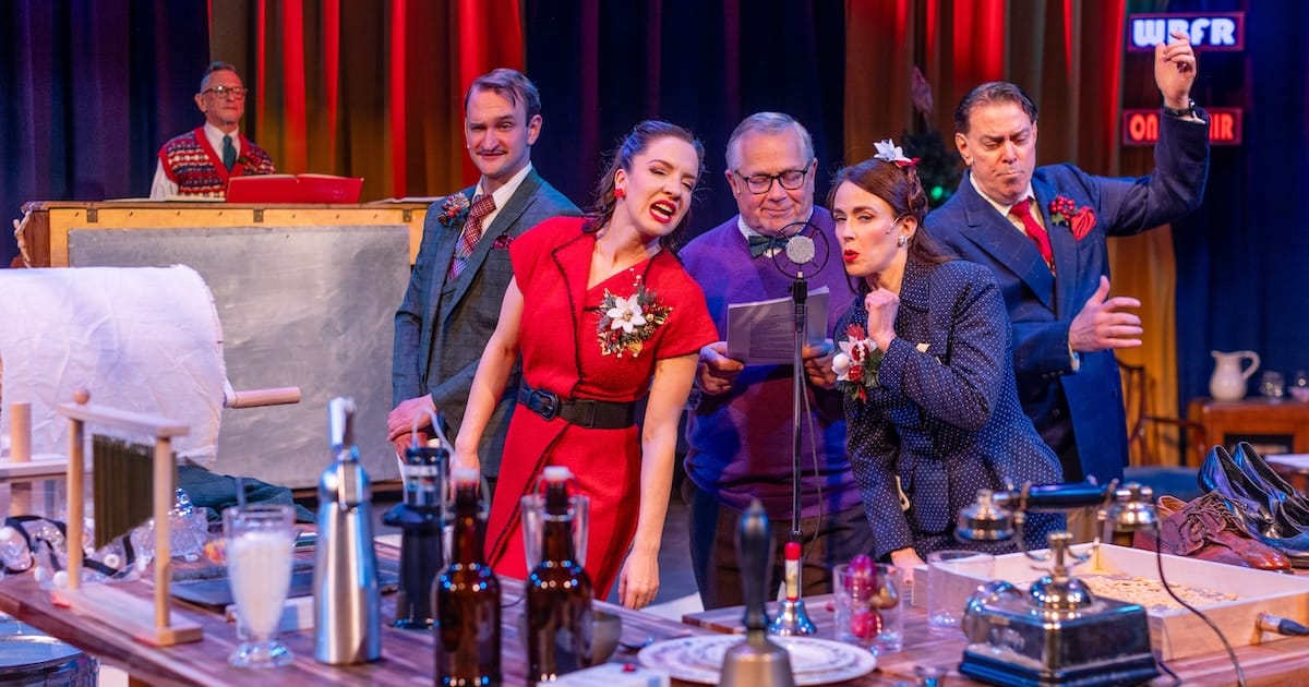 ItsAWonderfulLife-cast actors onstage in a play