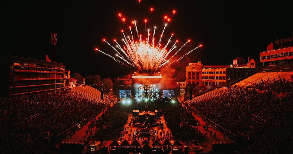 MumfordSons Folsom fireworks