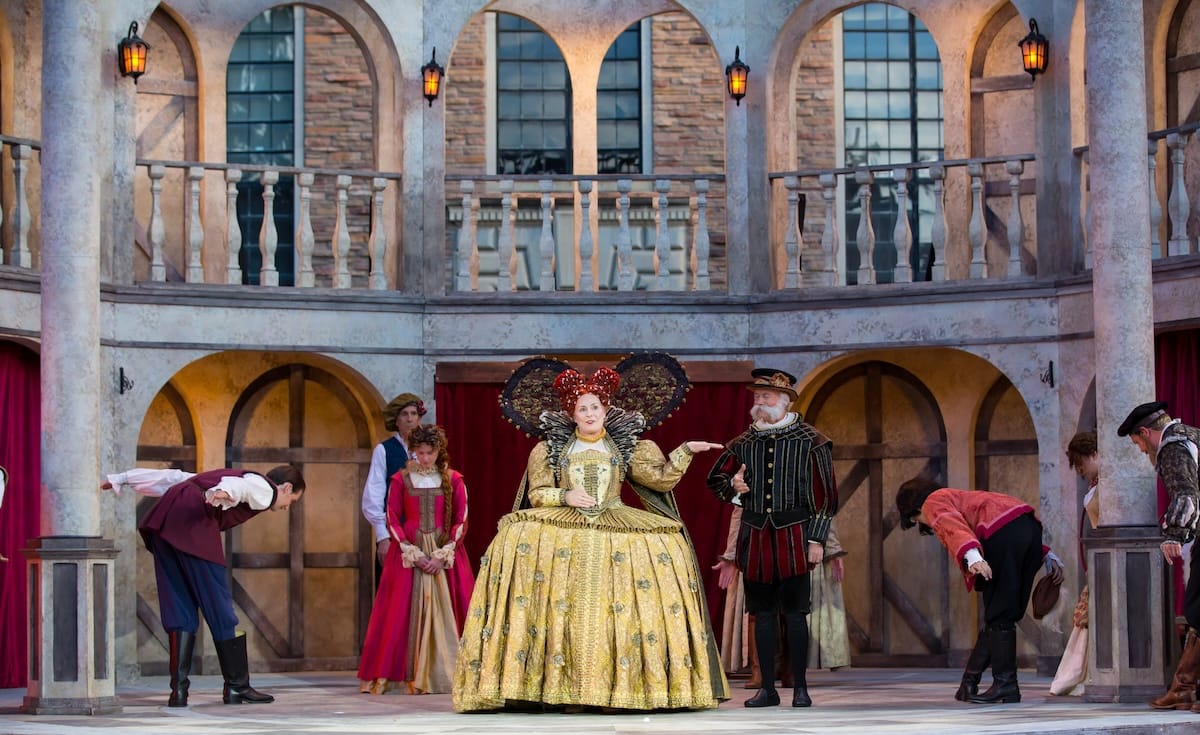 SIL4 Meg Rodgers Viola Tara Falk Queen Elizabeth I Sam Sandoe Tilney and the cast of SiL