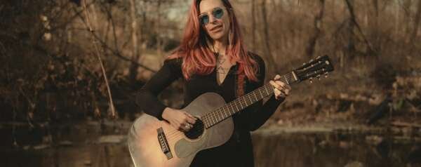 lindsay lou