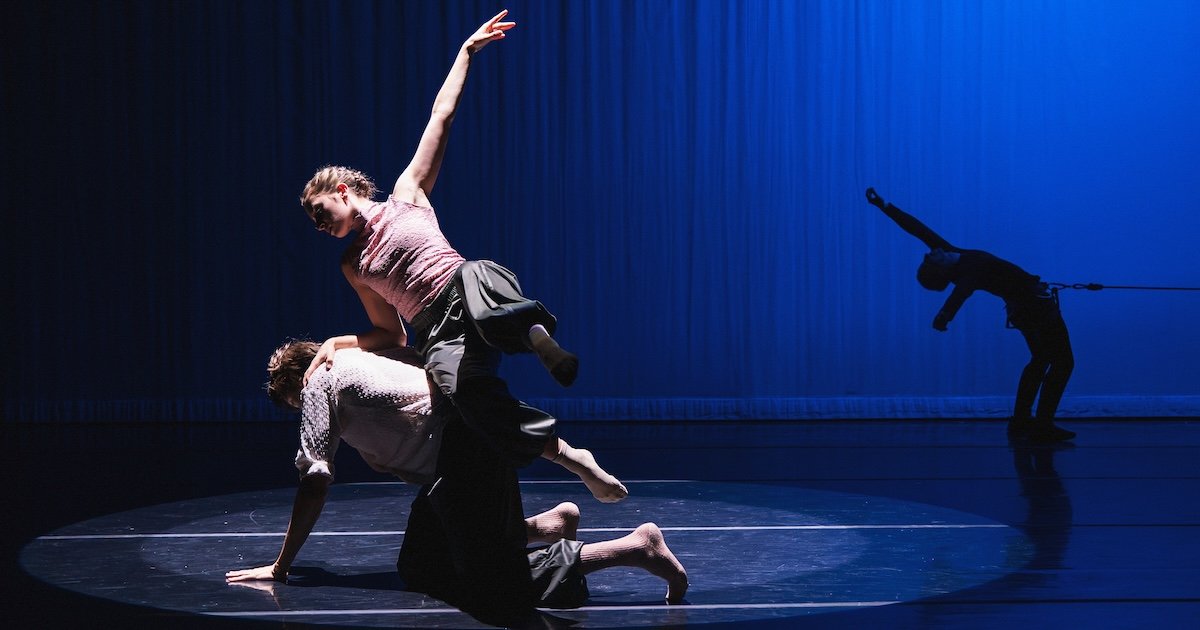 ballet dancers onstage